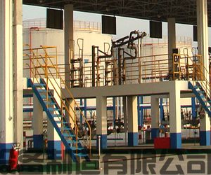 中航油云南分公司定制采購的一批AL1401汽車頂部裝卸鶴管已發往使用現場(1)